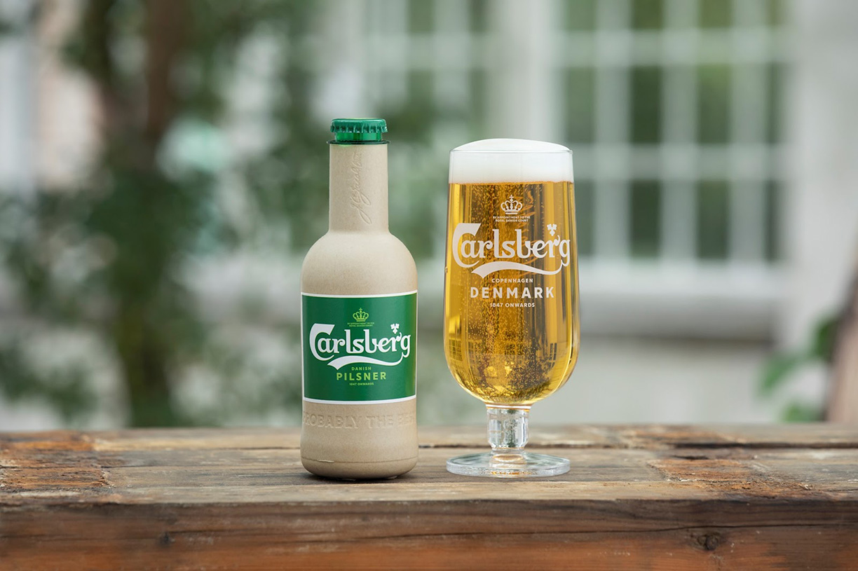 carlsberg-green-fibre-bottle-prototypes-with-wood-fibres-2.jpg